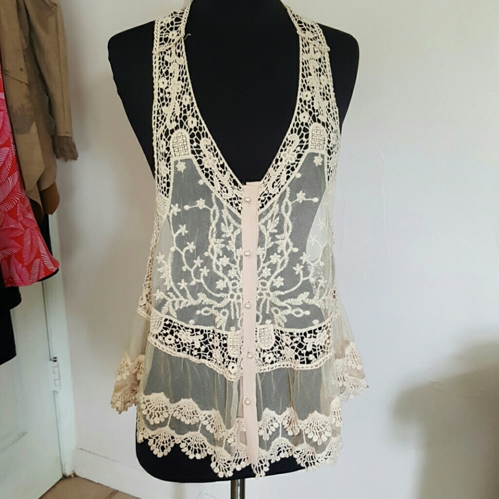 NWT VENUS LACE TOP VEST SIZE L